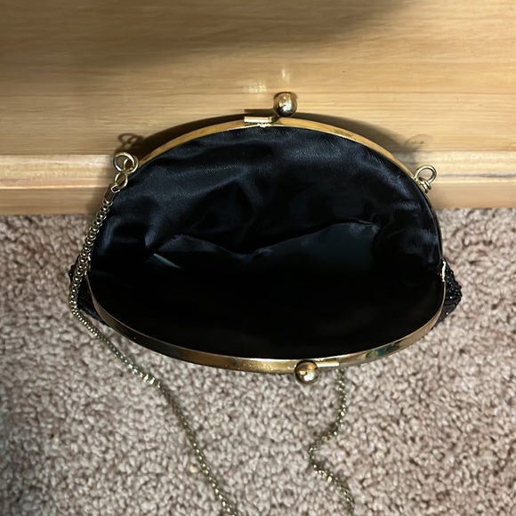 La Regale LTD beaded purse - Picture 3 of 5